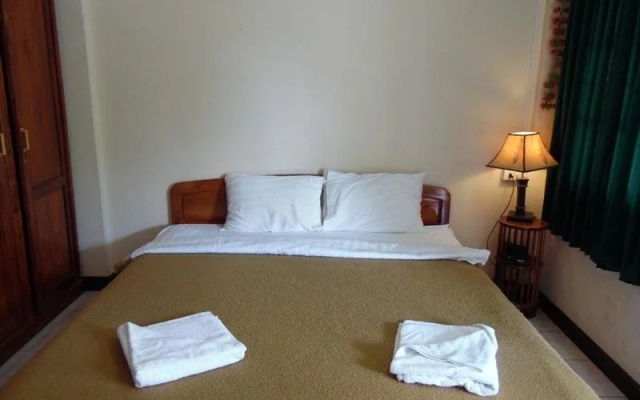 Dok Ban Hotel
