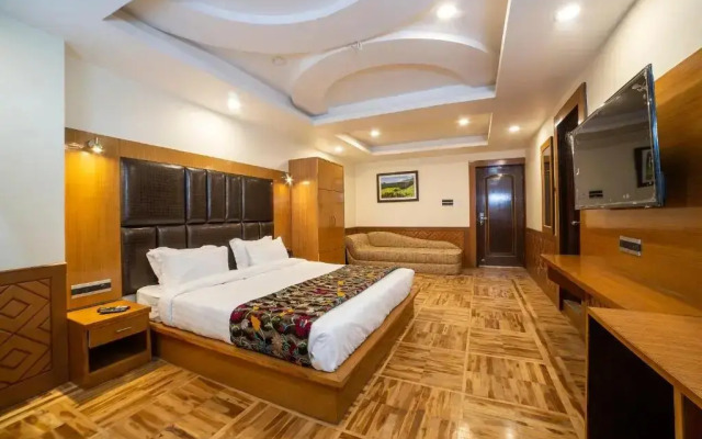 Opera Inn by OYO Rooms