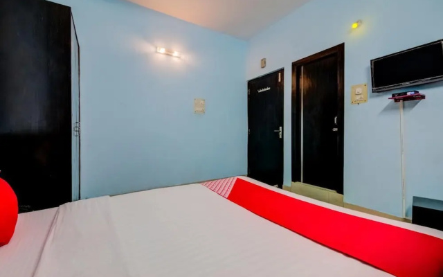 OYO Flagship 14008 Hotel The Avenue