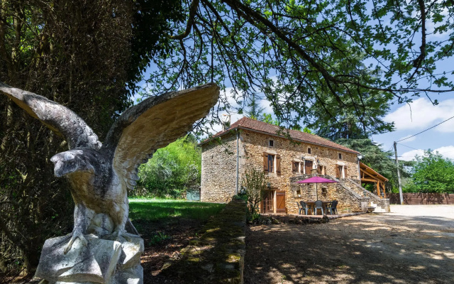 Lovely Holiday Home in Aquitaine with Private Swimming Pool