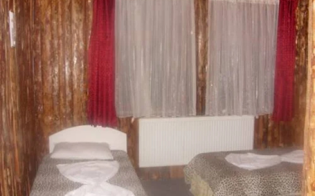 Catlak Hotel