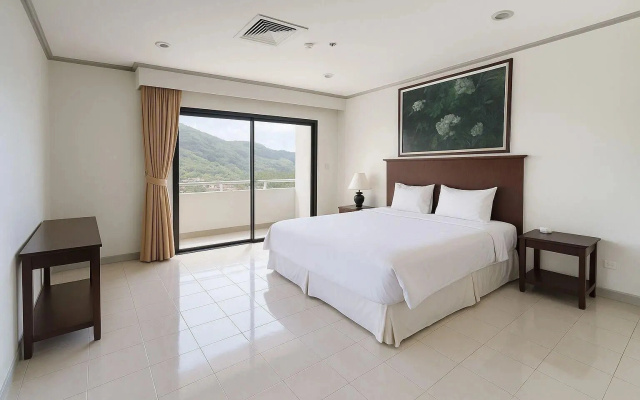 Patong Beachfront Tower 3 BR Penthouse