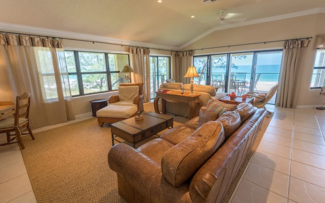 Coastal Sunrise-Sunset Cove Apartment 3