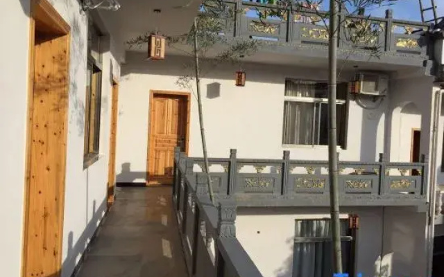 Hongcun Jiangjia Courtyard Chinese Inn
