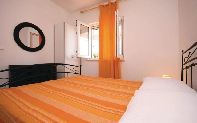 Amazing Home in Rogoznica With Wifi and 5 Bedrooms
