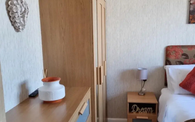 Captivatingly Stunning 2-bed Chalet in Bridlington