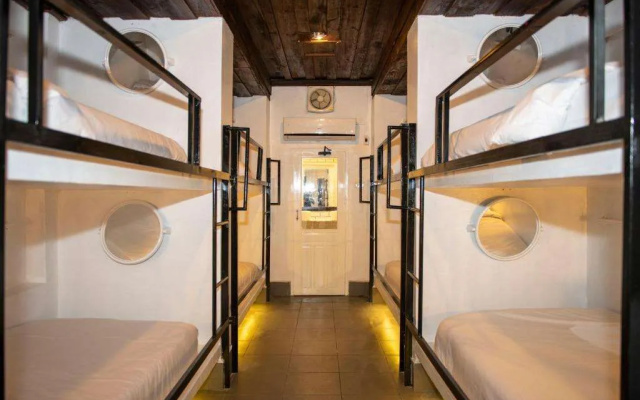 Mad Monkey Luang Prabang