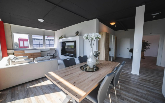 Pit Stop Apartments