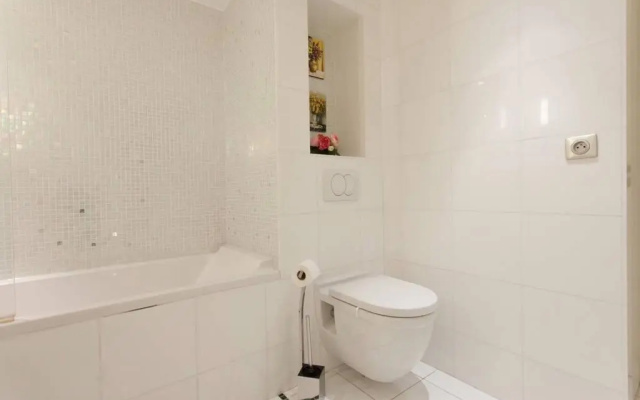 Carlton Riviera Apartment