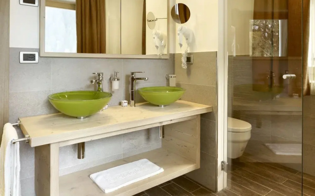 Color Home Suite Apartments