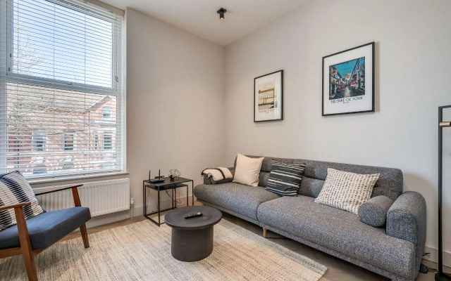 Central Belfast Apartments: University Street