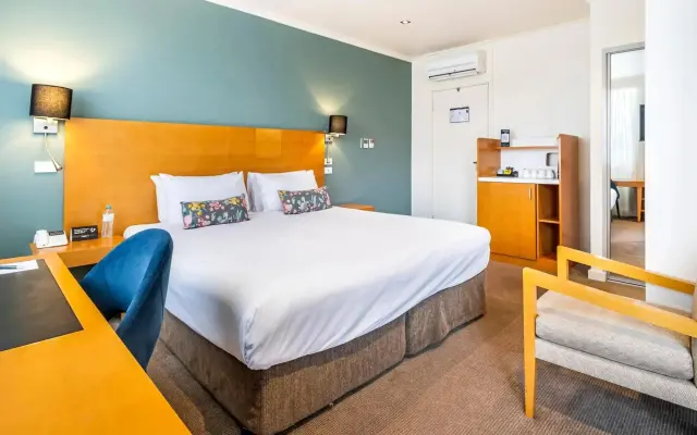 Nightelier Devonport Gateway Hotel