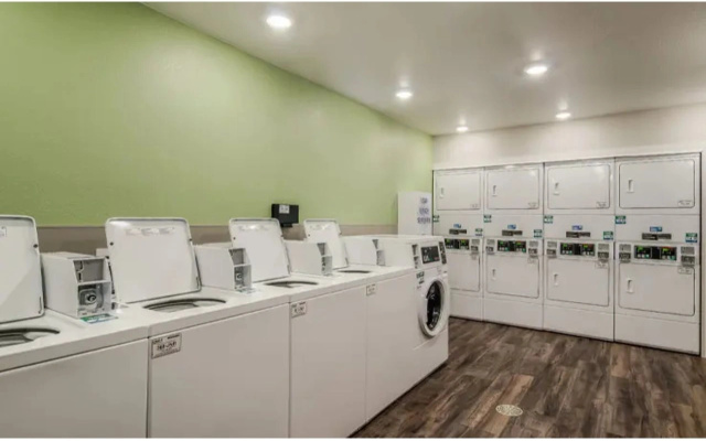 WoodSpring Suites Libertyville - Chicago