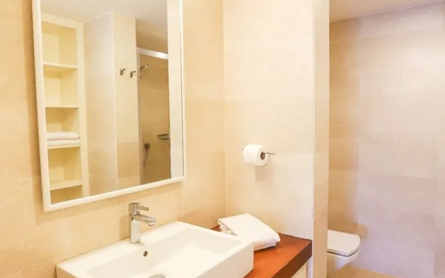 Private Garden Oasis in 4-bed Flat, With Hotel Perks