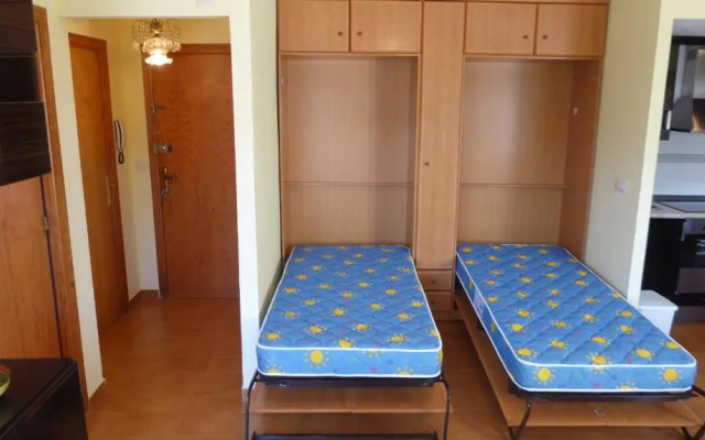 Apartment with side seaview 60 meters from sea