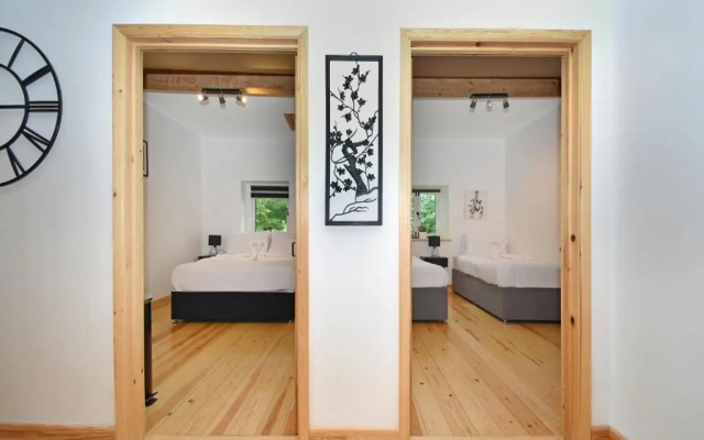 5 Bed Barn Conversion - with Private Hot Tub