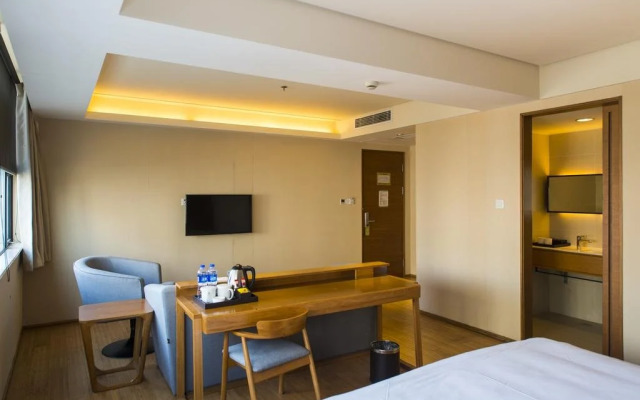 Ji Hotel (Urumqi Yangzijiang Road)