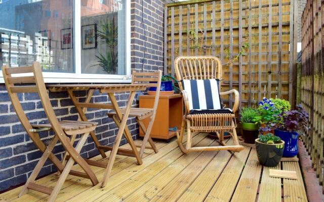 Отель Spacious 3 Bedroom Maisonette in Hoxton/shoreditch Великобритания, Лондон - отзывы, цены и фото номеров - забронировать отель Spacious 3 Bedroom Maisonette in Hoxton/shoreditch онлайн вид на фасад