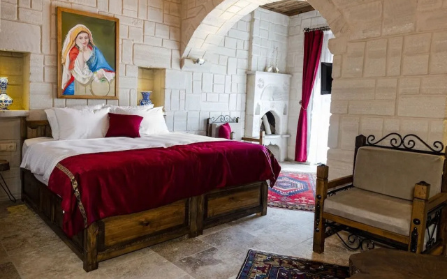 Megaron Cave Hotel