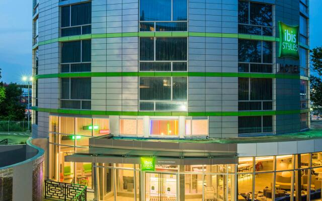 Отель ibis Styles New York LaGuardia Airport США, Нью-Йорк - отзывы, цены и фото номеров - забронировать отель ibis Styles New York LaGuardia Airport онлайн вид на фасад