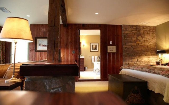 Black Bass Hotel