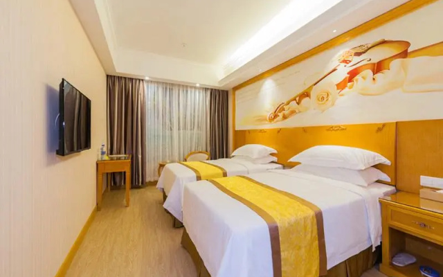 Vienna 3 Best Hotel (Fuzhou Ziyang Metro Station)