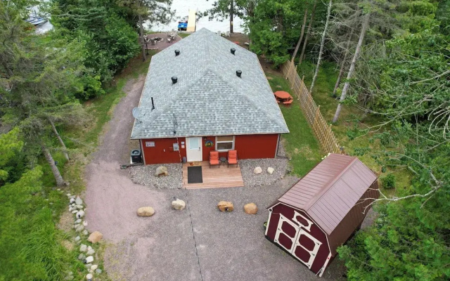 Solon Springs Getaway w/ Dock & Kayaks!
