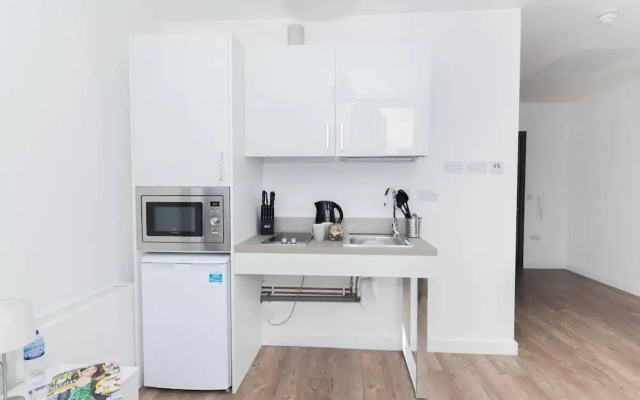Modern Studio Apartment In The Heart Of Liverpool!