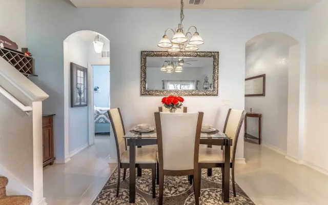 528 Regal Palms