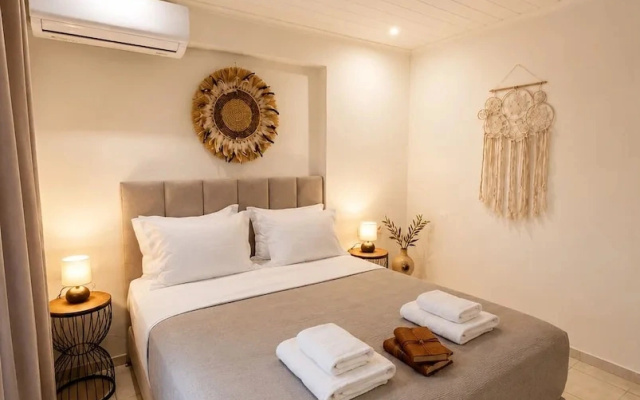 Physis Oikos Beachfront Apartments