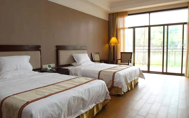 Longhu Island Hotel