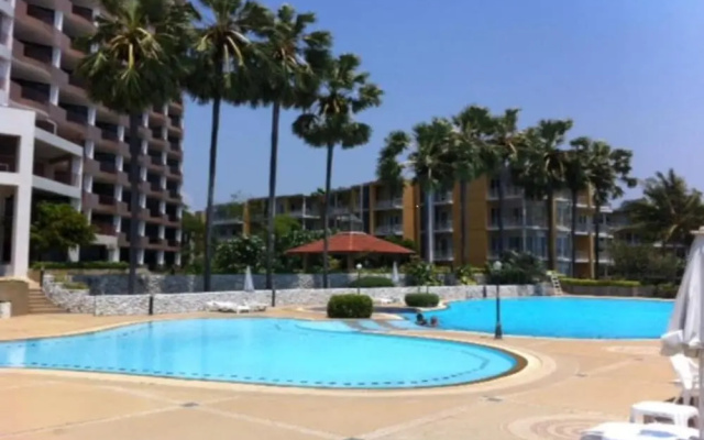Cha-Am Beach Club Condo By O