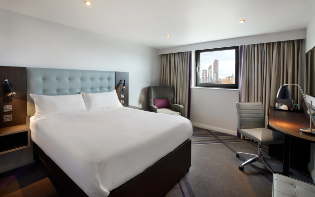 Premier Inn Bristol Cribbs Causeway - M5 J17