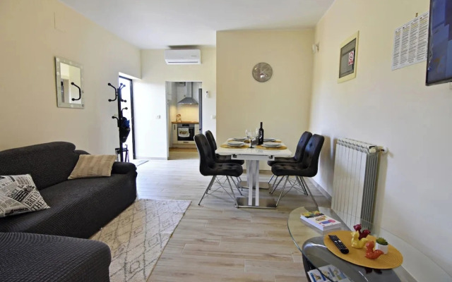Upscale Fully Equipped Apartment