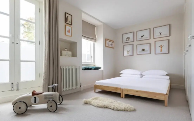 Masbro Road II by Onefinestay