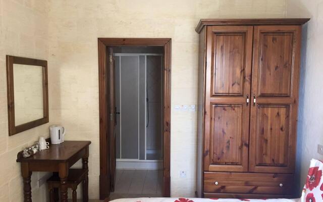 Отель Ellie Boo Bed & Breakfast Мальта, Шаара - отзывы, цены и фото номеров - забронировать отель Ellie Boo Bed & Breakfast онлайн вид на фасад