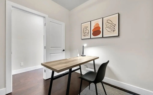 New Luxury Family Friendly Home Centrally Located