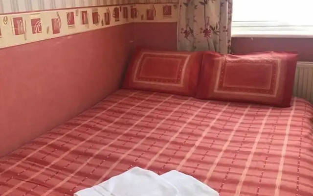 Shanahans B&B with Sports Bar