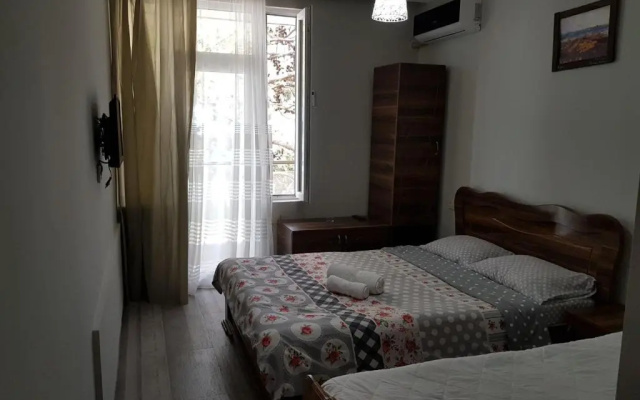 Midia Guest House