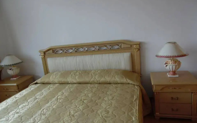 Domon Mekong Riverside Apartment & Hotel
