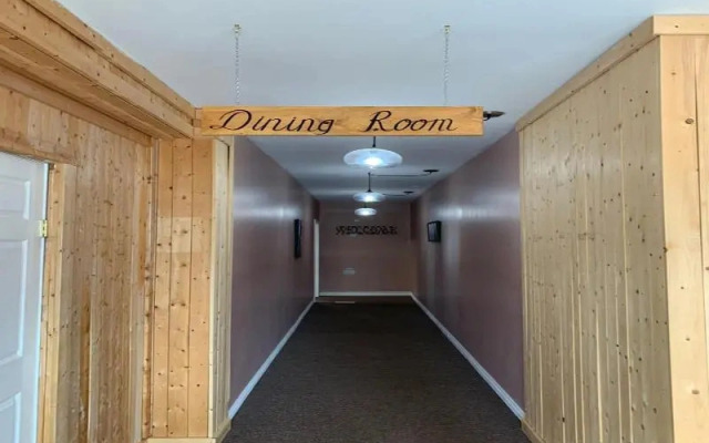 Exploits Inn And Suites