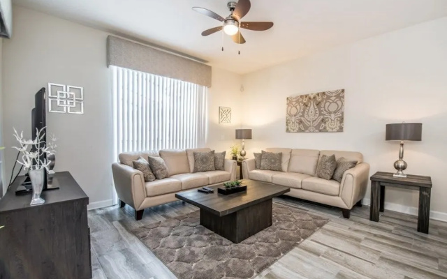 Amazing Townhouse! Storey Lake - 4813CS
