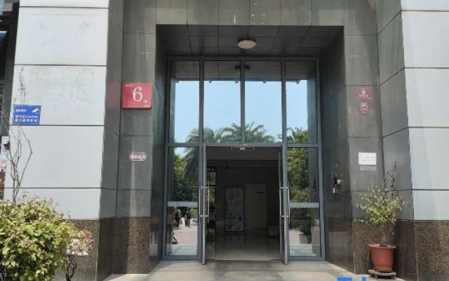 Ruili Apartment