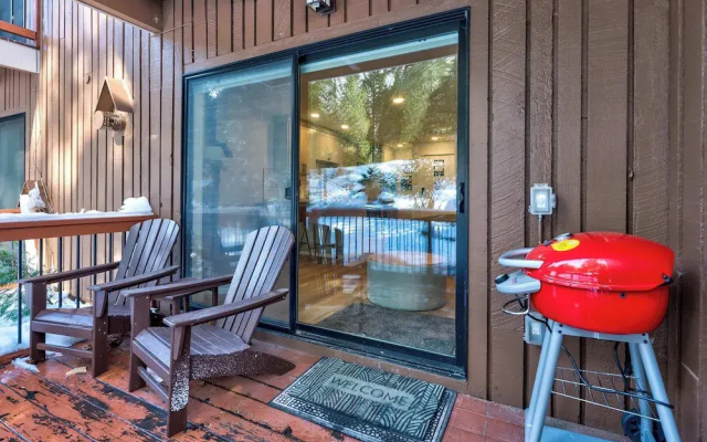 Elmer's Hideout - Fully Renovated Yosemite Escape!