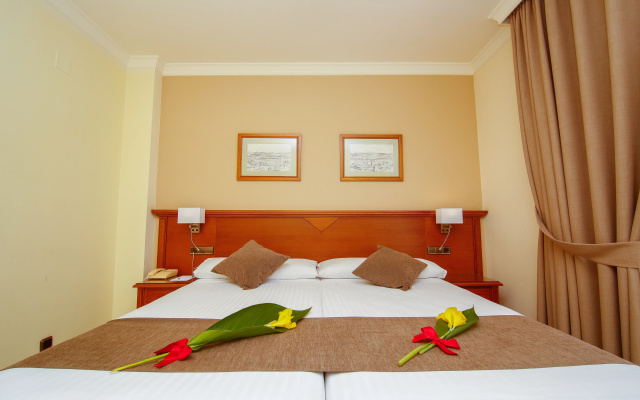 Hotel Mainake