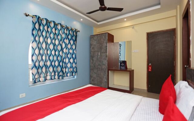 OYO 26121 Red Stone Premium