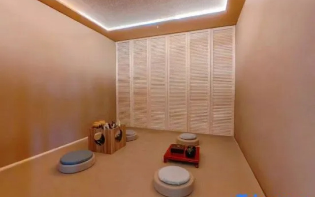 Ryoko Yuzumi (Shougang Park Store)