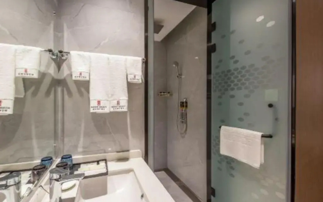 Jinming Rezen Select Hotel (Qinhuangdao)