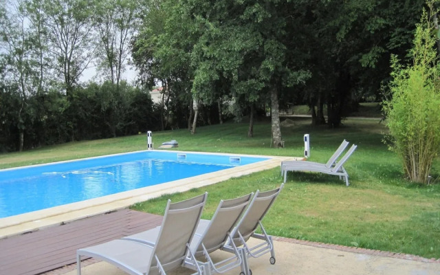 Estate in Pyrenees With Pool and Golf Nearby