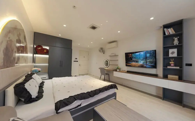 Moonlight Apartment